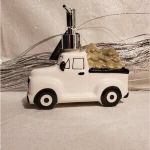 Robert Stanley Vintage Christmas Tree Back of White Pick up Truck Soap Dispenser